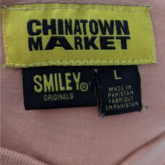 Chinatown Market Smiley Flower Power Tee - Picture 4 of 5
